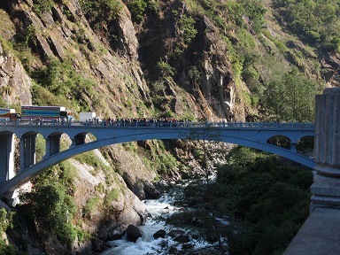中国とネパールの架け橋.jpg
