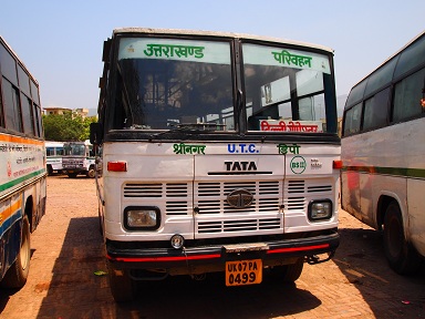 インドのバス.jpg